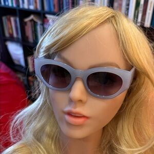 Classic Cat-Eye Sunglasses - Light Gray